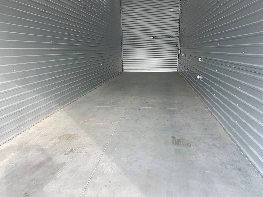 sale-garage-214900 for-sale-216000
